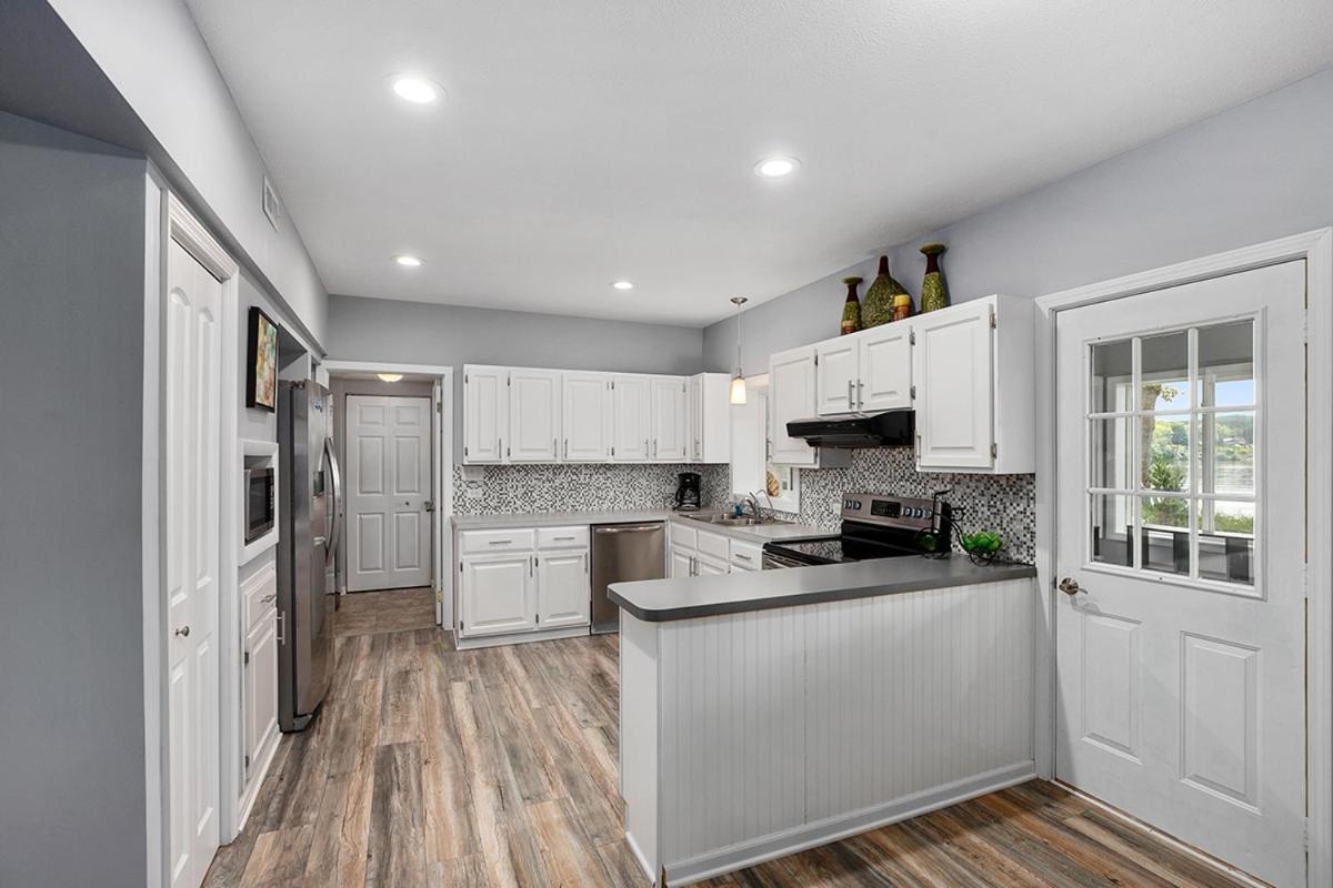 Lakeside Getaway With Dock, Firepit, Grill Newaygo Екстер'єр фото