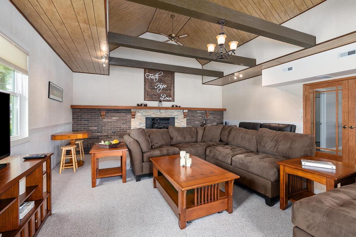 Lakeside Getaway With Dock, Firepit, Grill Newaygo Екстер'єр фото