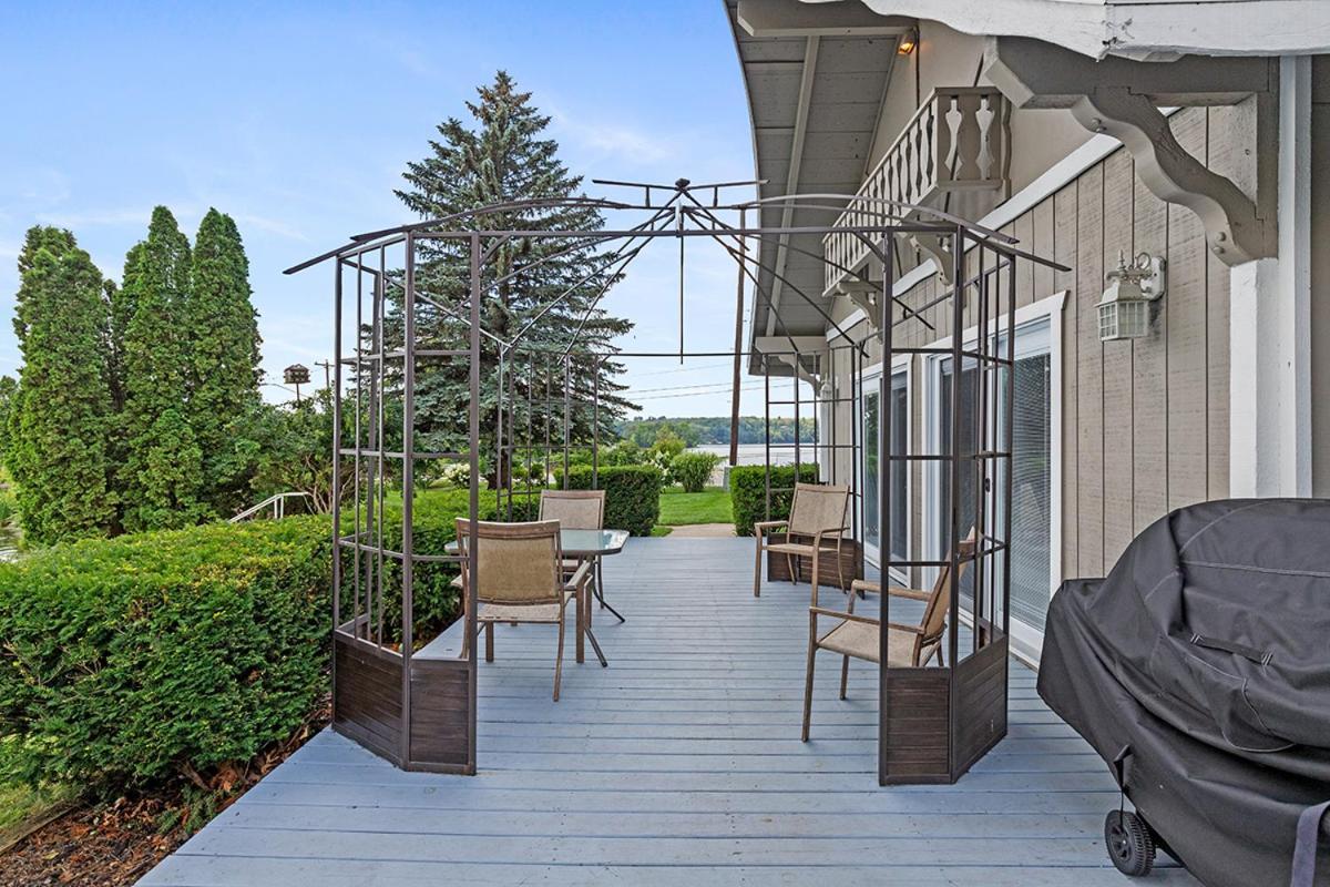 Lakeside Getaway With Dock, Firepit, Grill Newaygo Екстер'єр фото