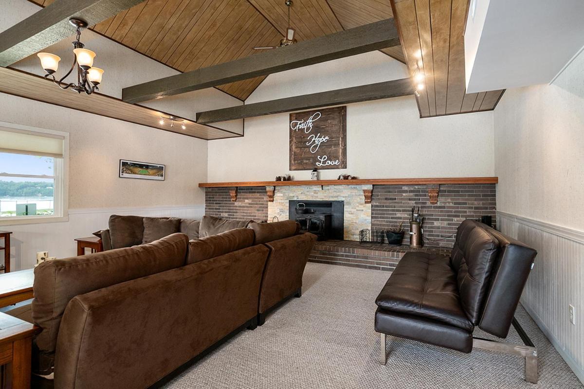 Lakeside Getaway With Dock, Firepit, Grill Newaygo Екстер'єр фото